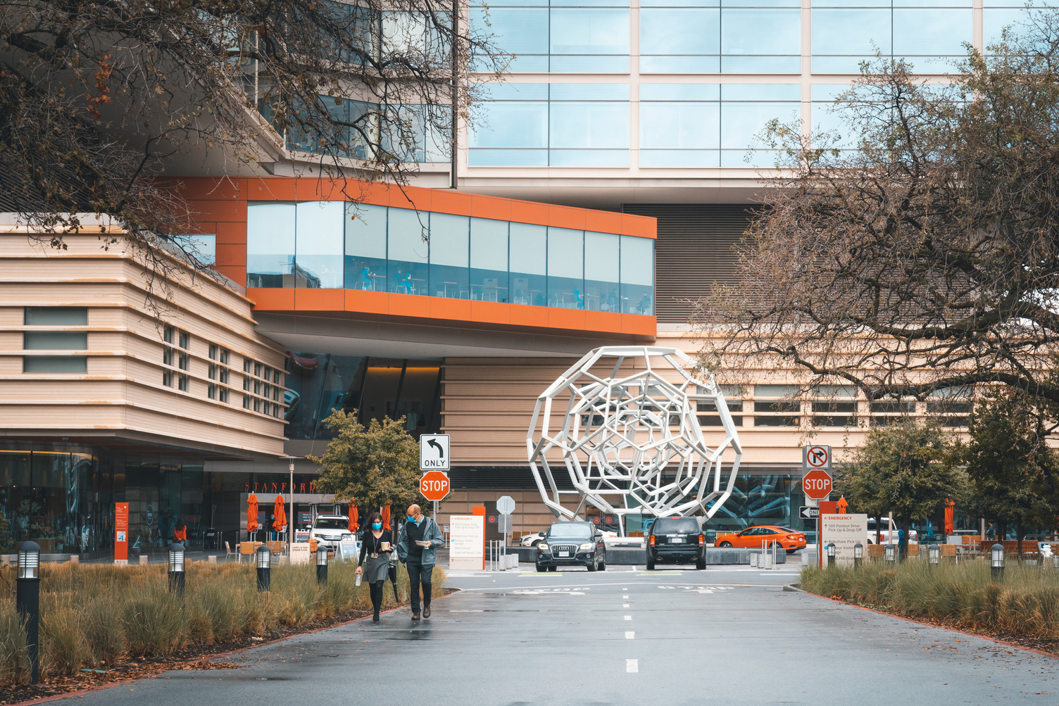 Front of the Stanford Hospital building